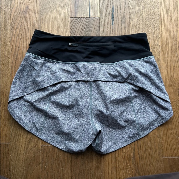 Lululemon Speed Up Shorts - Picture 4 of 4